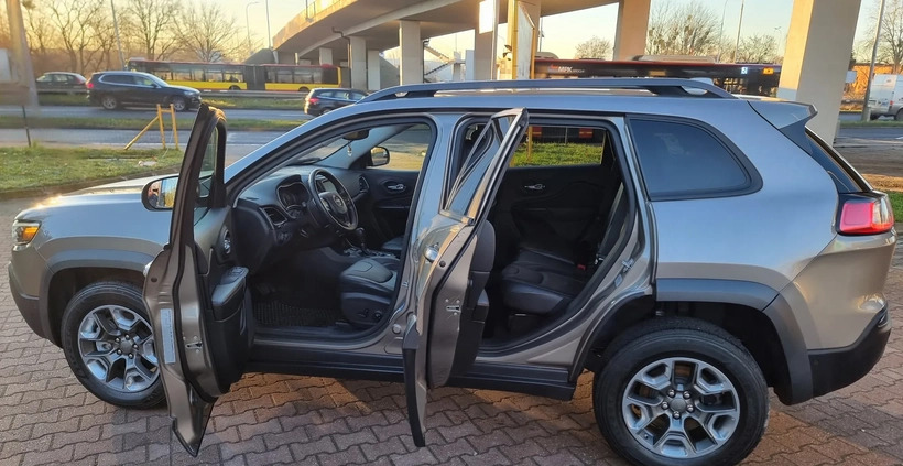 Jeep Cherokee cena 85800 przebieg: 33000, rok produkcji 2019 z Wrocław małe 379